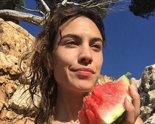 吃瓜英国茉莉,揭秘瓜界传奇的甜蜜诱惑