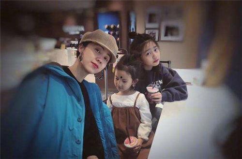 吃瓜吃成男主角,从吃瓜群众到男主角的逆袭之旅